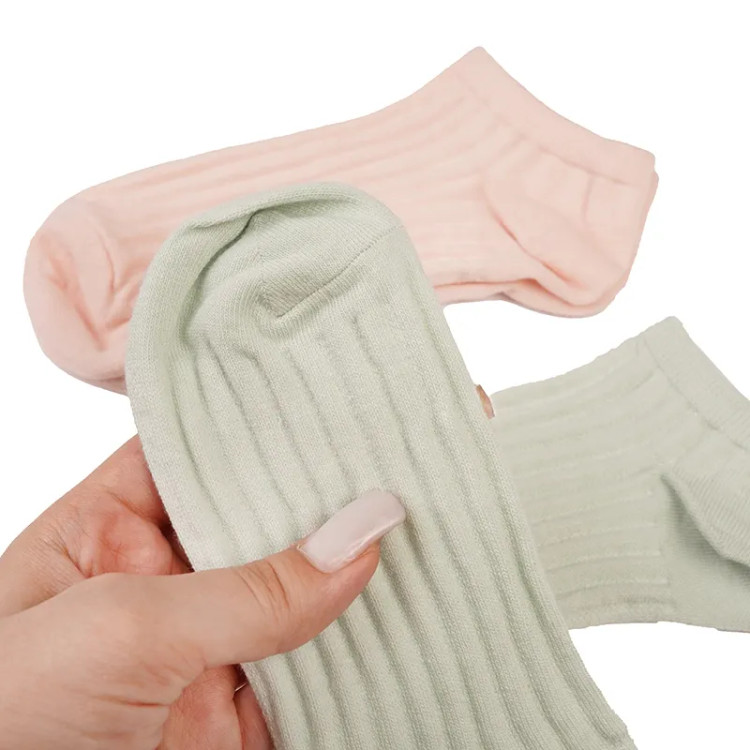 جوراب زنانه الیاف طبیعی ضد حساسیت و ضد بو فری سایز 36 تا 40