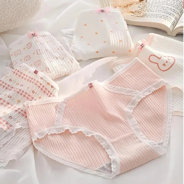 شورت زنانه کبریتی طرح عروسکی نخی لطیف و راحت سایز لارج