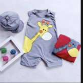 رامپر و کلاه نوزادی طرح زرافه جنس پنبه صد در صد سایز بندی 3 تا 12 ماه