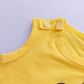 رامپر و کلاه نوزادی طرح زرافه جنس پنبه صد در صد سایز بندی 3 تا 12 ماه