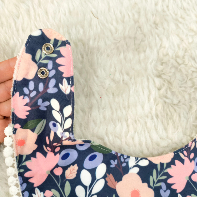 پیشبند نوزادی چند لایه طرحدار نخی پنبهای با پشت حولهای - مناسب 0 تا 2 سال