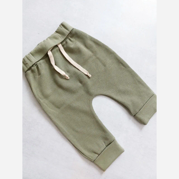 بلوز شلوار و کلاه نوزادی دخترانه پنبه بیسکویتی گلدوزی شده سایز 3 تا 24 ماه