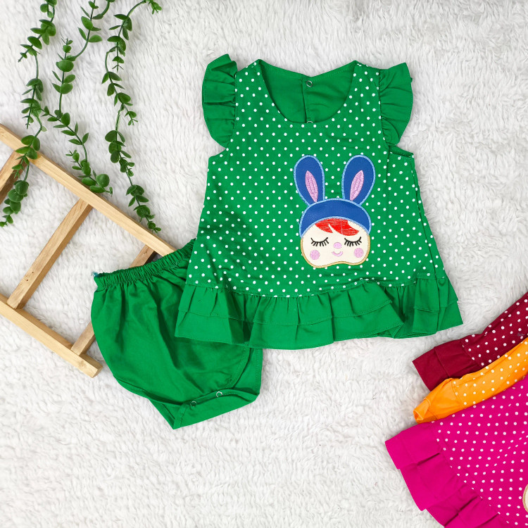 سارافون و شورت نوزادی دخترانه طرح خال خالی جنس کتان نخ خنک و لطیف در چهار رنگ و دو سایز