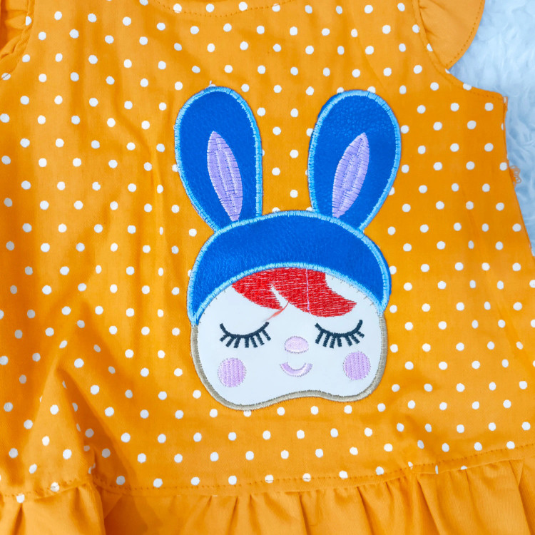 سارافون و شورت نوزادی دخترانه طرح خال خالی جنس کتان نخ خنک و لطیف در چهار رنگ و دو سایز