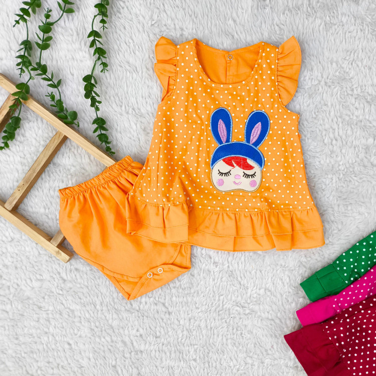 سارافون و شورت نوزادی دخترانه طرح خال خالی جنس کتان نخ خنک و لطیف در چهار رنگ و دو سایز