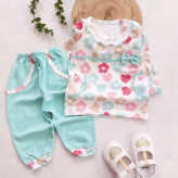 بلوز شلوار نوزادی پنبه ای طرح شکوفه سبز | سایز 3 ماه تا 2.5 سال