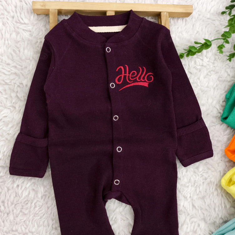 سرهمی کبریتی نوزادی Hello | پنبه کشسانی بالا | دستکش دار | سایز 3 تا 9 ماه