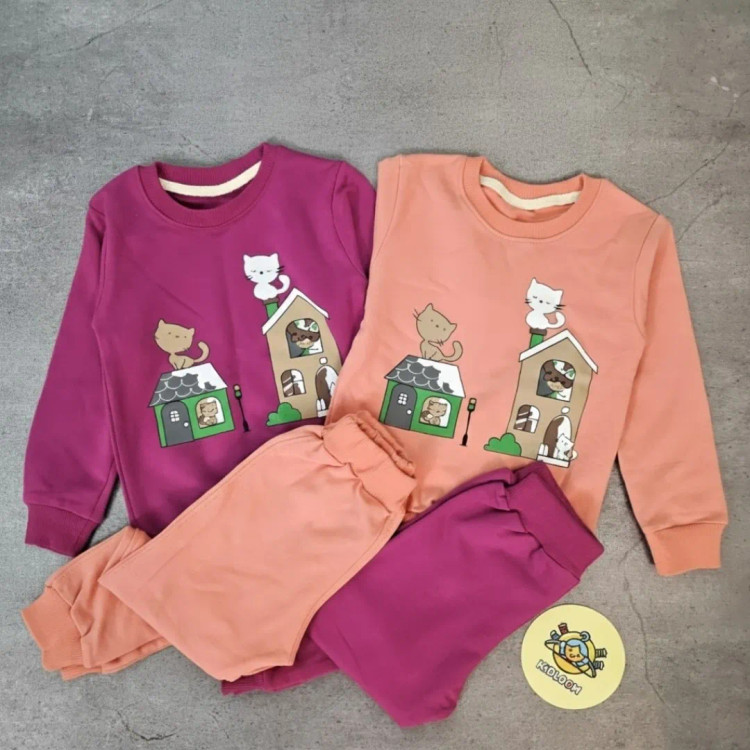 ست بلوز و شلوار بچگانه طرح گربه و خانه، پنبه دورس لاکرا، مناسب 1 تا 5 سال