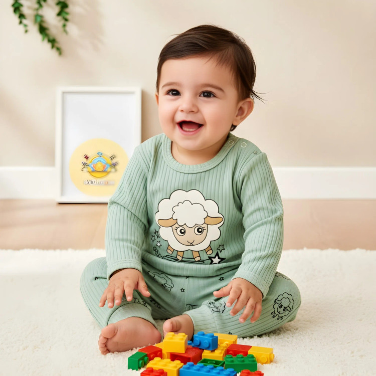 ست لباس راحتی نوزاد طرح گوسفند کبریتی پنبه ای نرم و کشی مناسب 0 تا 24 ماه