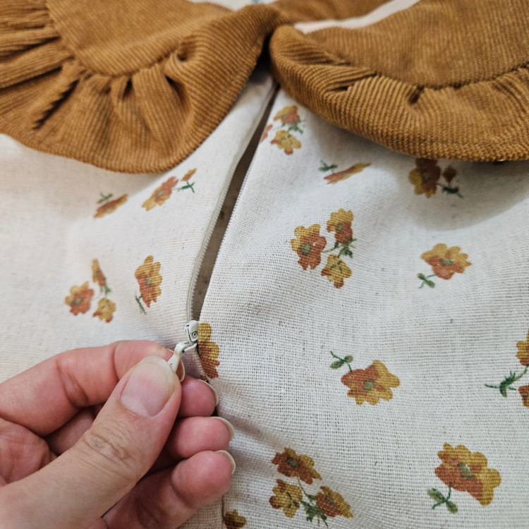 پیراهن دخترانه لینن پاییزه گلدار یقه کبریتی آستین پرنسسی مناسب 2 تا 9 سال