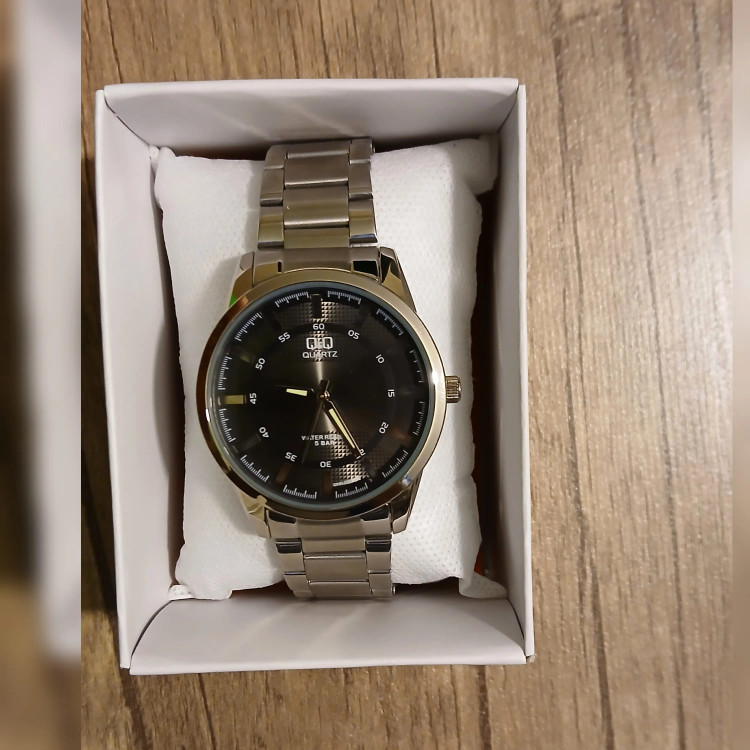 ساعت مچی عقربهای Q&Q مدل 3ATM فلزی شبنما کوارتز زنانه مردانه