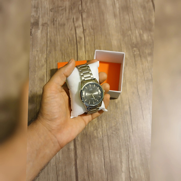 ساعت مچی عقربهای Q&Q مدل 3ATM فلزی شبنما کوارتز زنانه مردانه