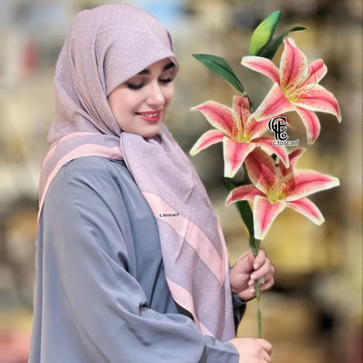 روسری طرح ارکیده سیتو نخ کاستوم سایز متوسط طوسی گلبهی بژ