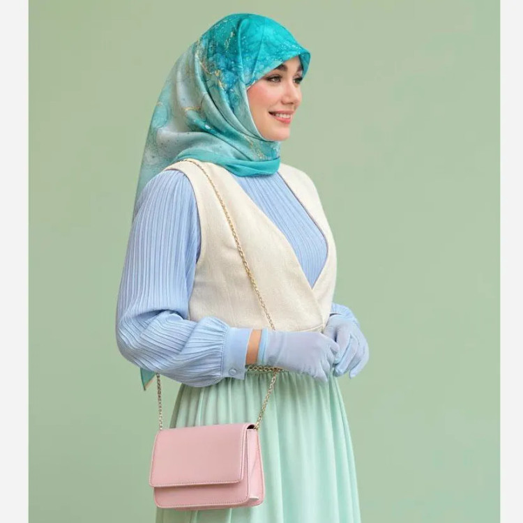 روسری نخی طرح رزیتا فیروزهای سایز 115