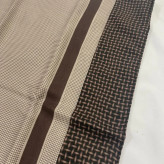 روسری نخی کاستوم سیتو طرح کاملیا سایز 140 کرم قهوهای سبز