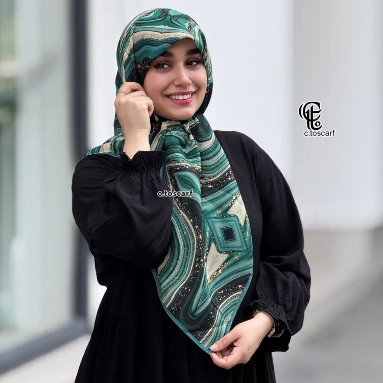 روسری طرح رزین قواره متوسط سایز 110 سانتیمتر جنس نخ کاستوم سیتو