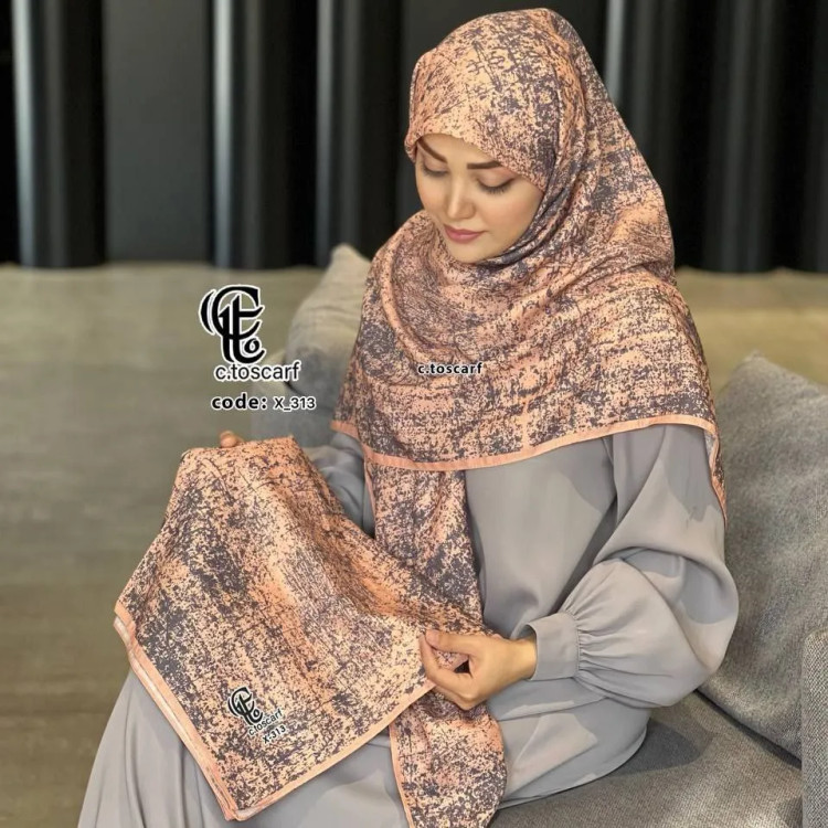 روسری طرح ساناز ساده و شیک، جنس نخ کاستوم سیتو، قواره بزرگ 140 سانتیمتر