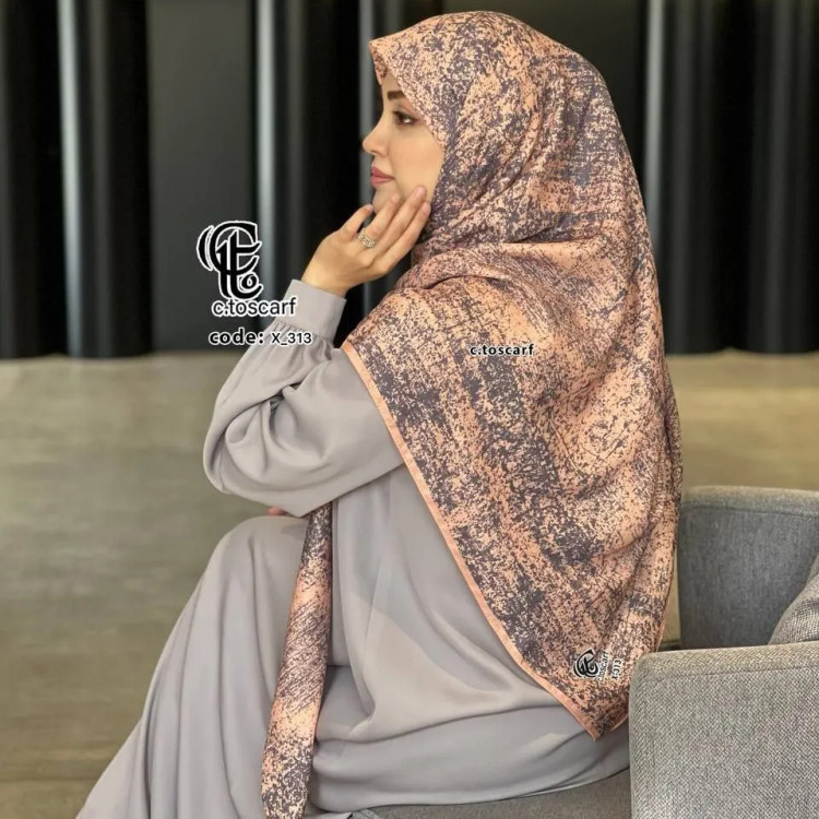 روسری طرح ساناز ساده و شیک، جنس نخ کاستوم سیتو، قواره بزرگ 140 سانتیمتر