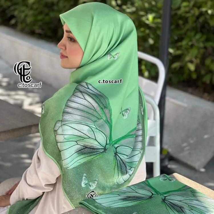 روسری نخی طرح تینا قواره بزرگ 140 سانتیمتر چرخدوز لیز نیست