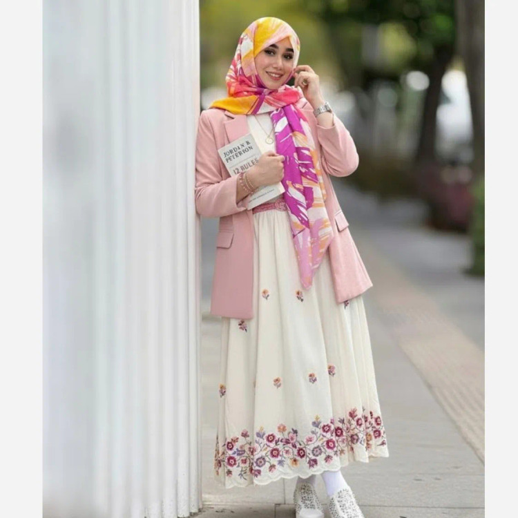 روسری طرح روشا نخ کاستوم سیتو سایز بزرگ چرخ دوز