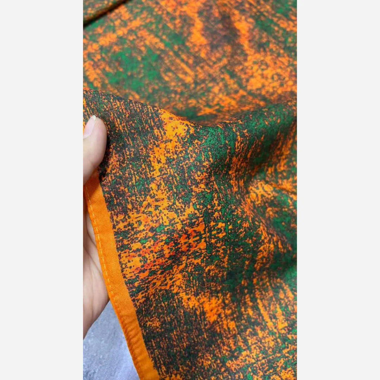 روسری طرح ساناز ساده و شیک، جنس نخ کاستوم سیتو، قواره بزرگ 140 سانتیمتر