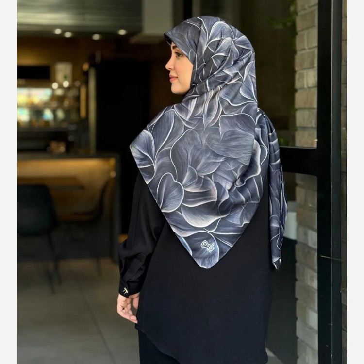 روسری زنانه طرح الا سبز سایز 140 جنس نخ کاستوم سی تو چرخ دوز