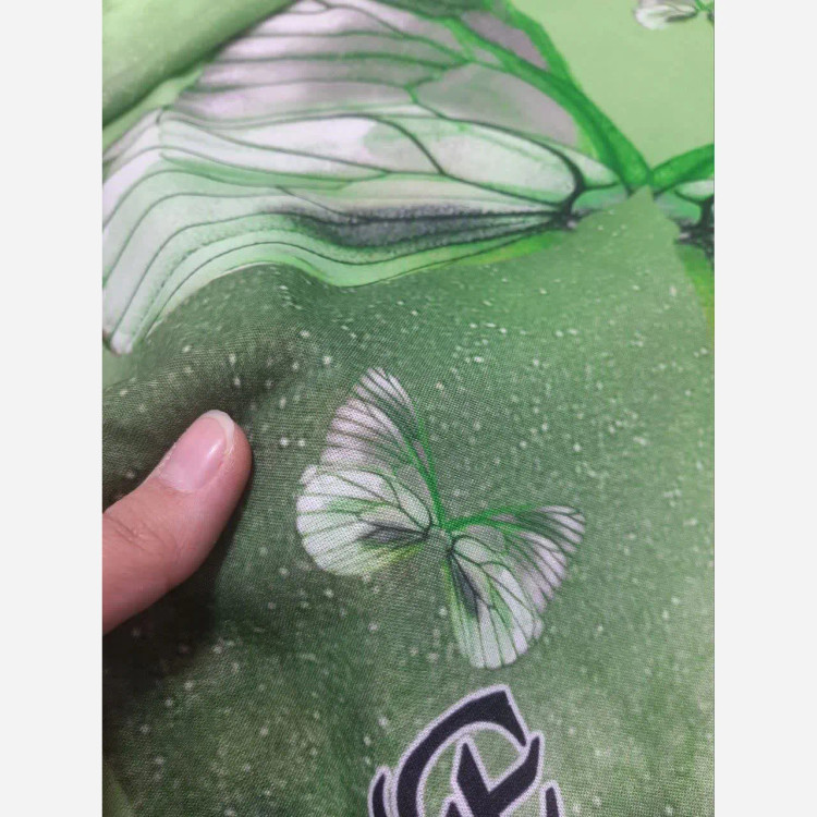 روسری نخی طرح تینا قواره بزرگ 140 سانتیمتر چرخدوز لیز نیست