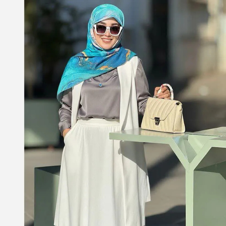روسری طرح اطلس سیتو الهام گرفته از اقیانوس، قواره متوسط، دور دوخت