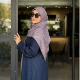 روسری طرح دیپلمات ریز سایز 140 جنس نخ کاستوم سیتو چرخ دوز