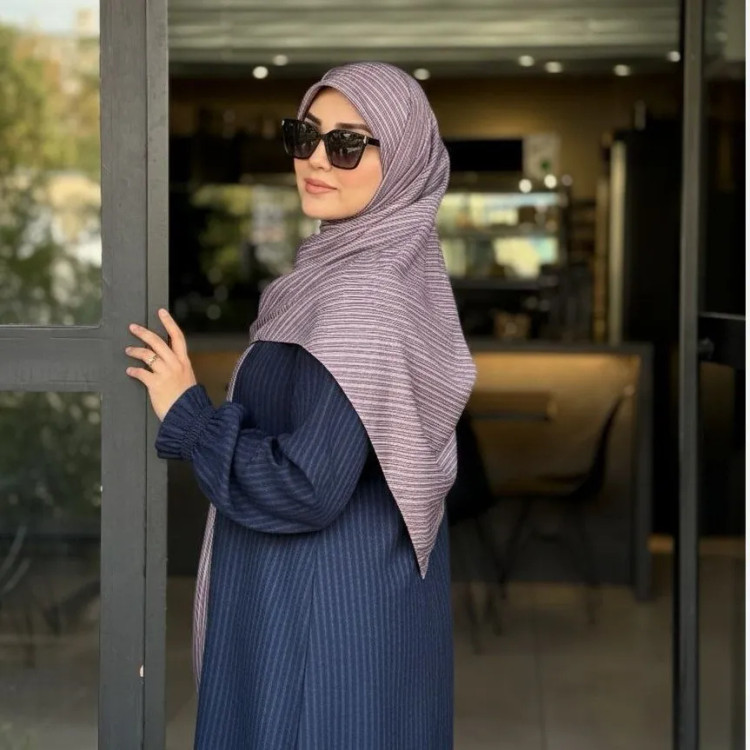 روسری طرح دیپلمات ریز سایز 140 جنس نخ کاستوم سیتو چرخ دوز