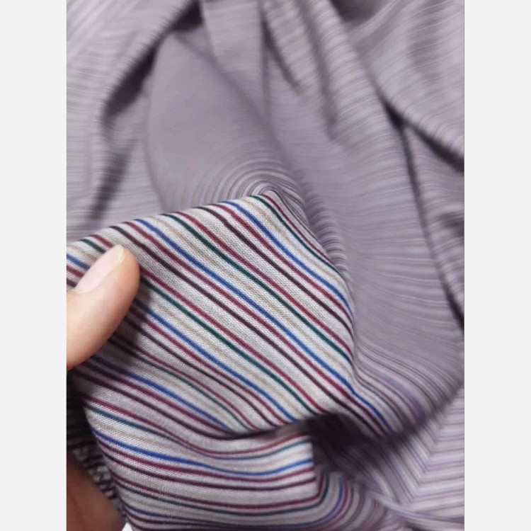 روسری طرح دیپلمات ریز سایز 140 جنس نخ کاستوم سیتو چرخ دوز