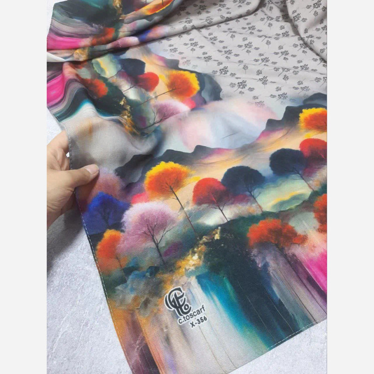 روسری طرح پارمیس زمینه طوسی نخی چرخ دوز 115 سانتی متر