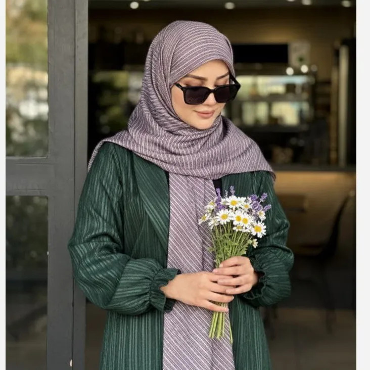 روسری طرح دیپلمات ریز سایز 140 جنس نخ کاستوم سیتو چرخ دوز