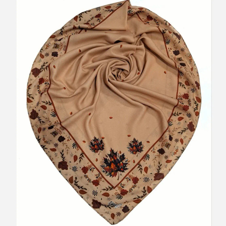 روسری زنانه طرح پانیذ حاشیه ظریف نسکافه ای جنس نخ کاستوم سیتو متوسط