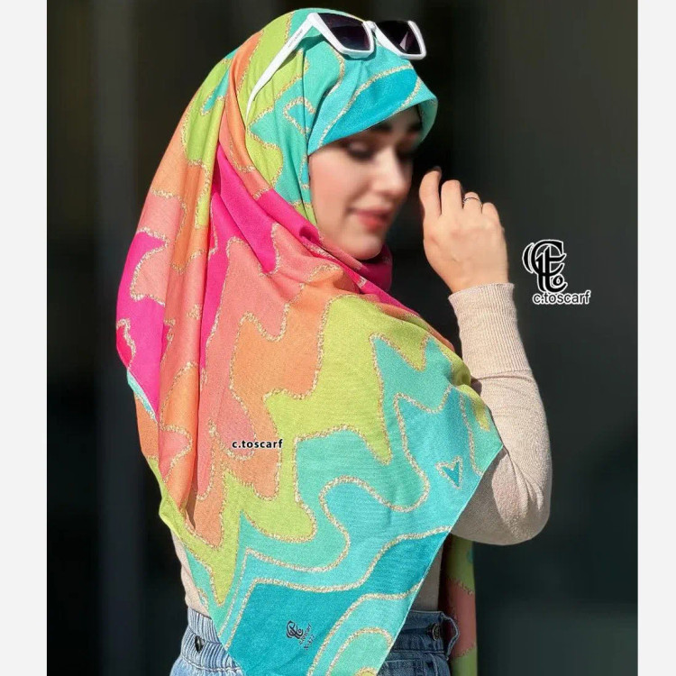 روسری طرح درسا قواره متوسط رنگ شاد و روشن
