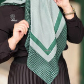 شال طرح کاملیا کرم قهوه ای سبز نخ کاستوم سیتو سایز 110