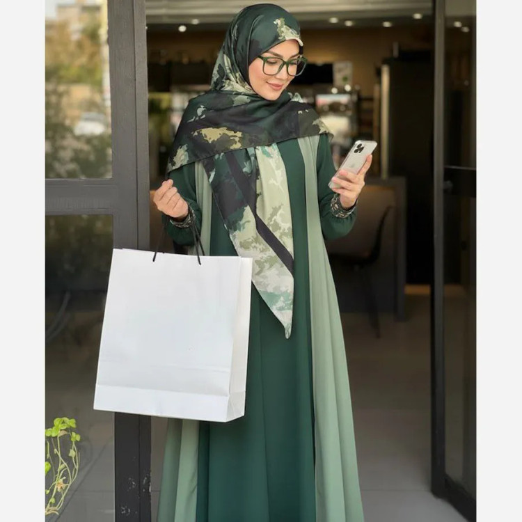 روسری نخی طرح آتوسا سایز 140 چرخ دوز مناسب استایل روزمره