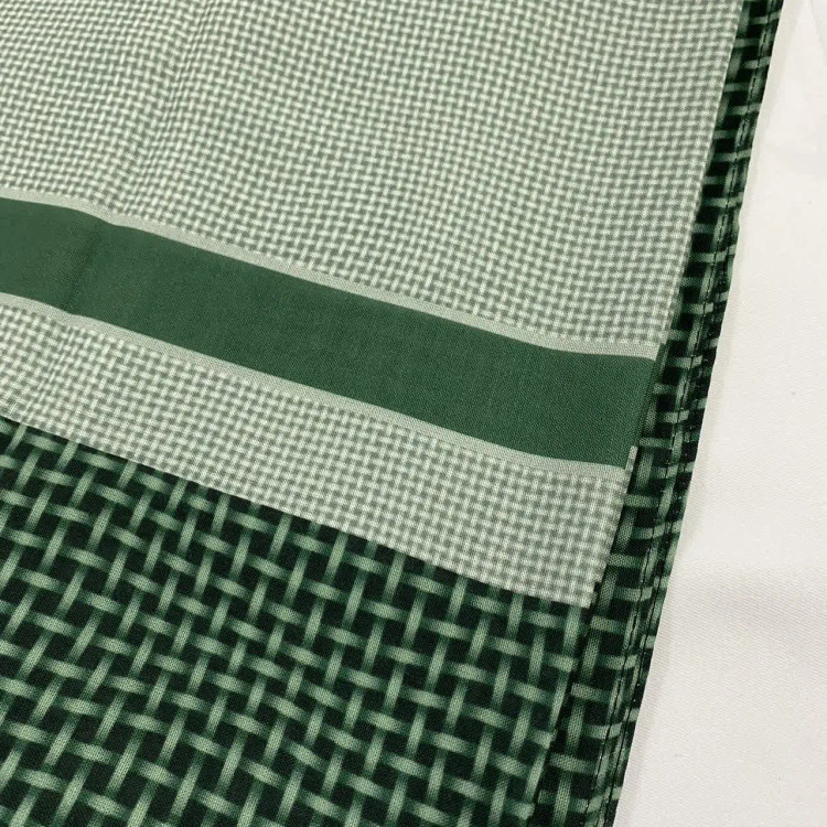 شال طرح کاملیا کرم قهوه ای سبز نخ کاستوم سیتو سایز 110