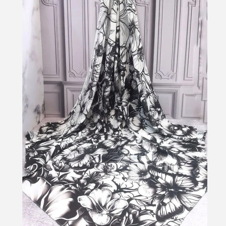 شال و روسری طرح گل و پروانه سفید مشکی جذاب