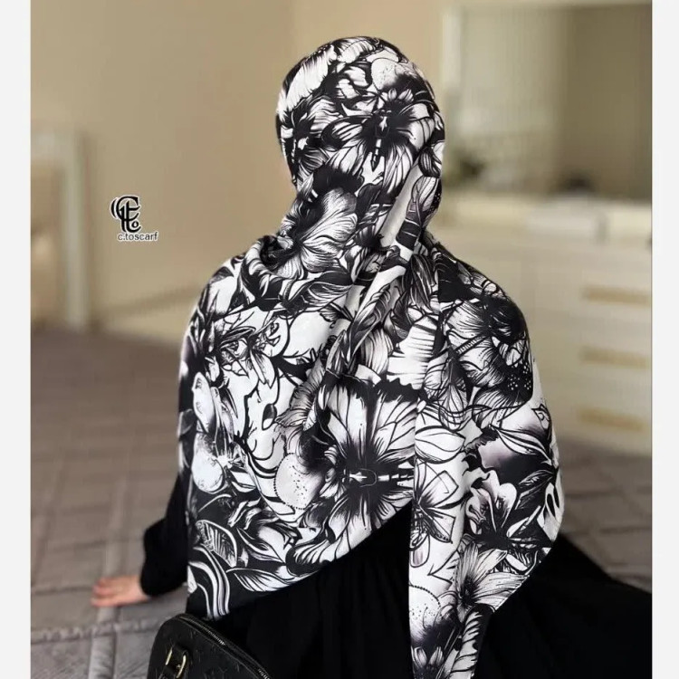 شال و روسری طرح گل و پروانه سفید مشکی جذاب