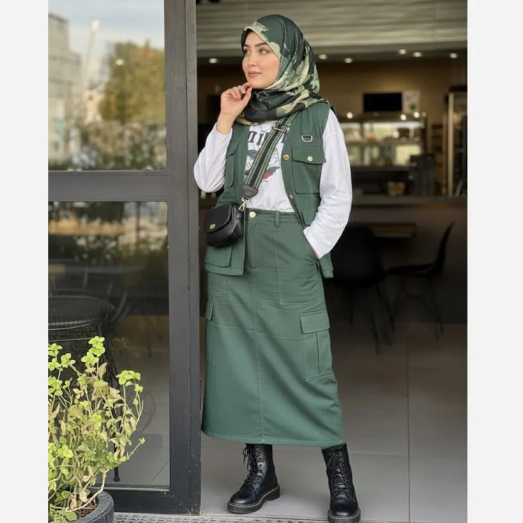 روسری نخی طرح آتوسا سایز 140 چرخ دوز مناسب استایل روزمره