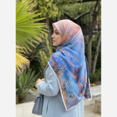 روسری نخی قواره بزرگ طرح مهری زمینه شیری 140 سانتیمتر