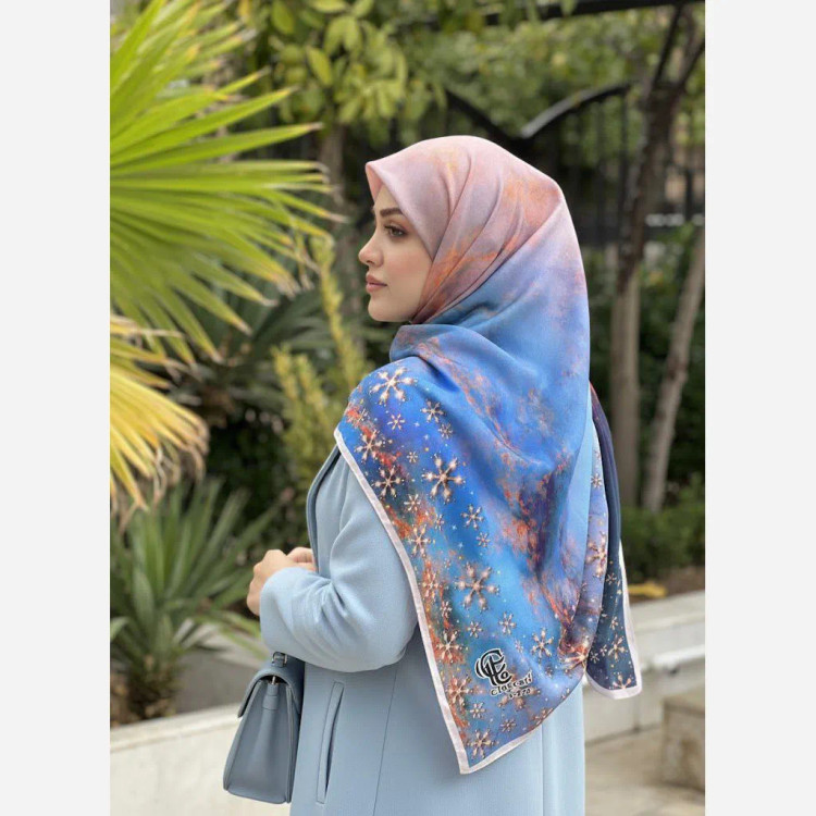 روسری نخی قواره بزرگ طرح مهری زمینه شیری 140 سانتیمتر