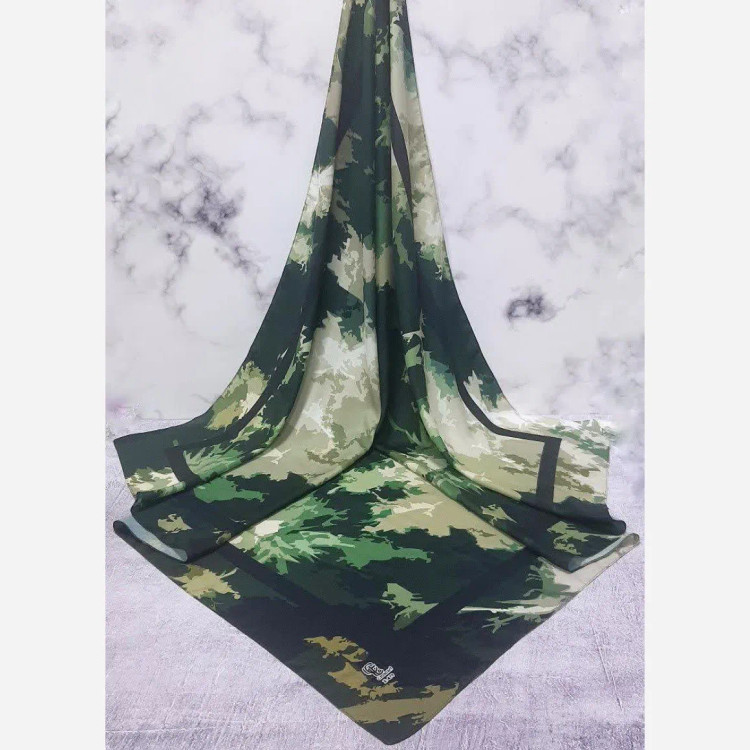 روسری نخی طرح آتوسا سایز 140 چرخ دوز مناسب استایل روزمره