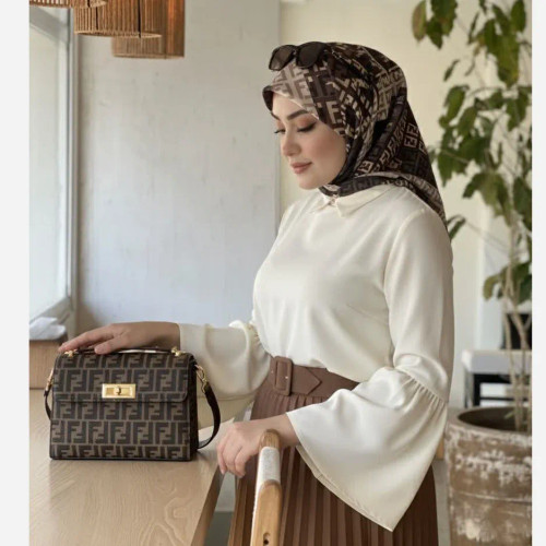 شال نخی طرح فندی کرم مشکی قهوه ای قواره بزرگ 140 سانتی متر چرخدوز