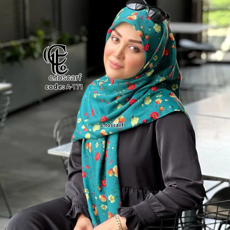 روسری نخی طرح رزا سیتو قواره بزرگ 140 سانتی متر خاص و خوش رنگ