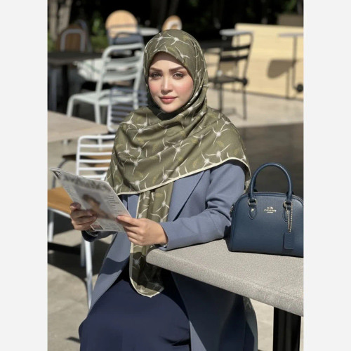 روسری طرح تارا قواره 140 دور چرخ دوز، بدون لیز خوردن