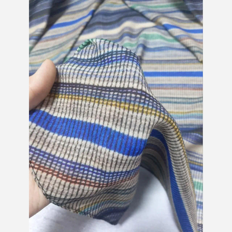 روسری مجلسی طرح سنا نخ کاستوم قواره 140 دور دوخت، بدون لیز خوردگی