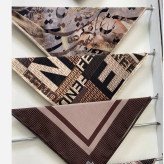 شال نخی طرح فندی کرم مشکی قهوه ای قواره بزرگ 140 سانتی متر چرخدوز