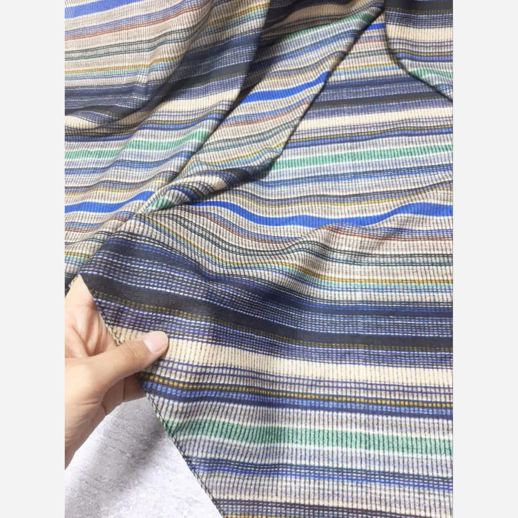 روسری مجلسی طرح سنا نخ کاستوم قواره 140 دور دوخت، بدون لیز خوردگی